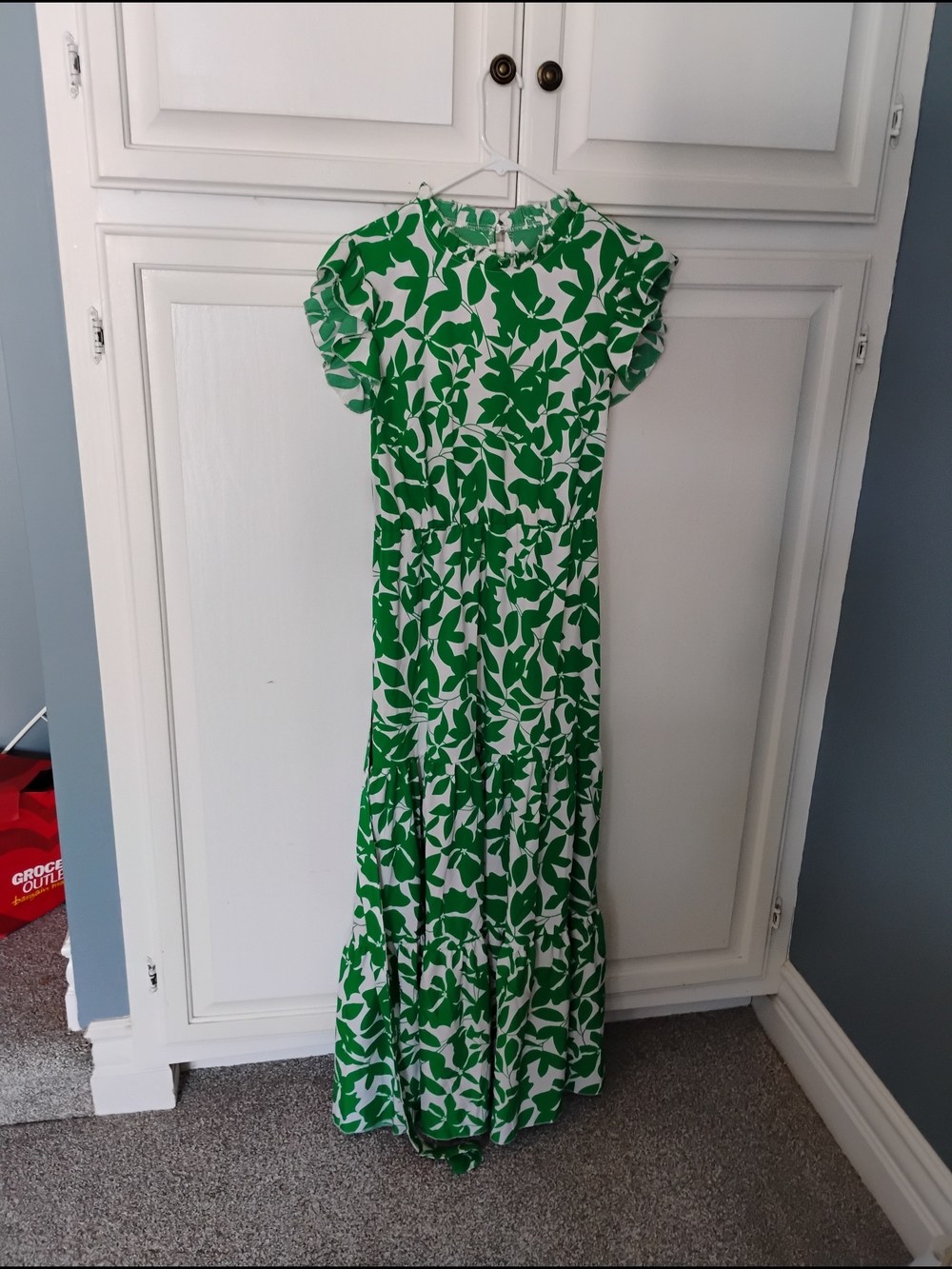 Green and White Leaf-Print Maxi Dress